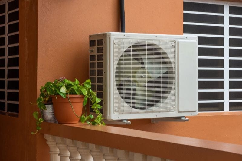 Read more about the article Air Conditioners Versus Heat Pumps